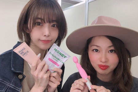 大人のデパート『エムズ』の広報・真中さん&八十島さんが桜色アダルトグッズを大紹介♪こんな時期だから「ラブホでお花見」♡　