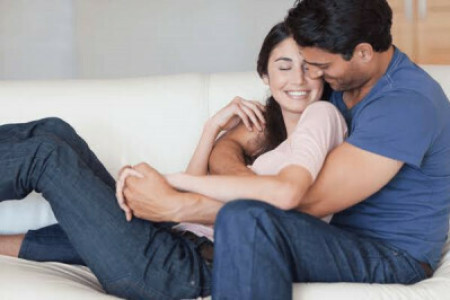 TACITの倉科林檎、男友達のバックハグでキュンキュン？！