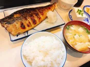 鯖定食で大満足！