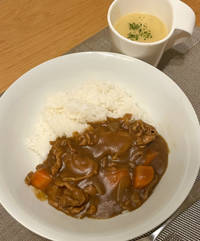 カレー作り過ぎたんでいりますか？