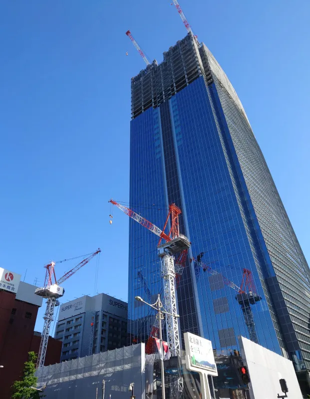 東京駅前の風景