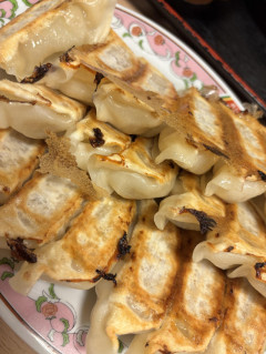 お休みだから餃子三昧じろー