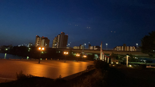夜が始まる