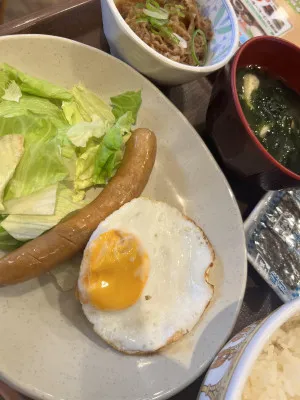 朝定食食べてのんびり