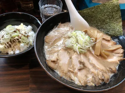 ラーメンは……  タンガシンです