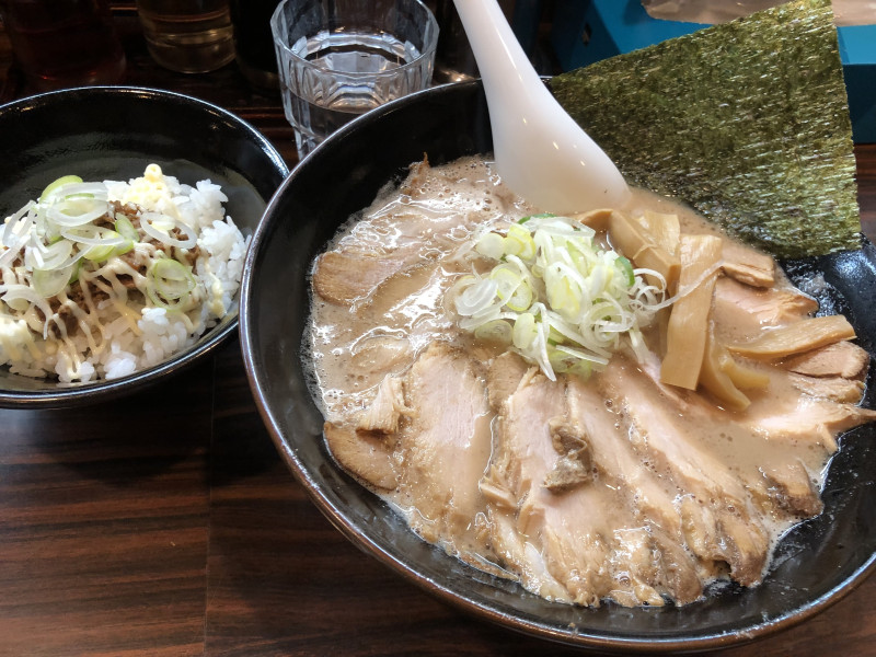 ラーメンは……  タンガシンです