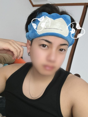 タンクトップ似合う男に