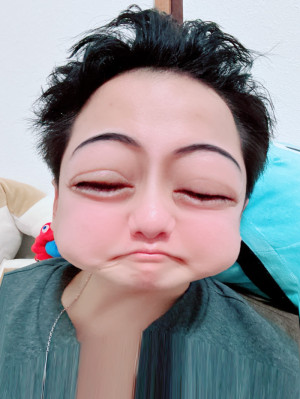 んーって表情