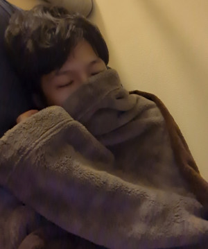 ベッドにもぐる幸せをかみしめる。