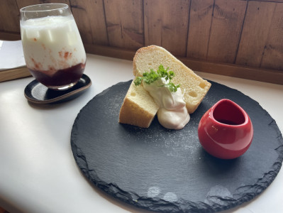 薄暗い雰囲気のいいカフェ教えてください！