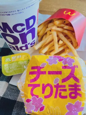 マクドナルド　→ マクド派？　マック派？