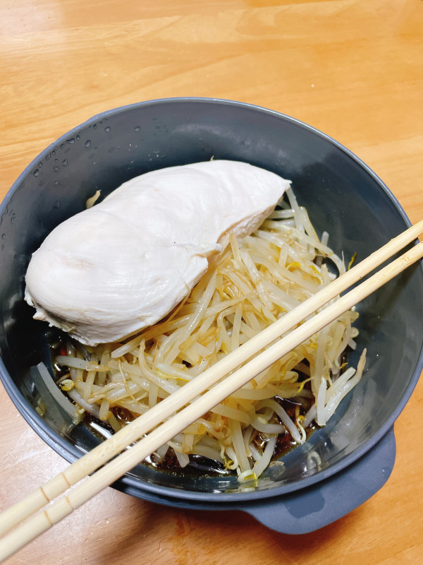 事務所で夜食