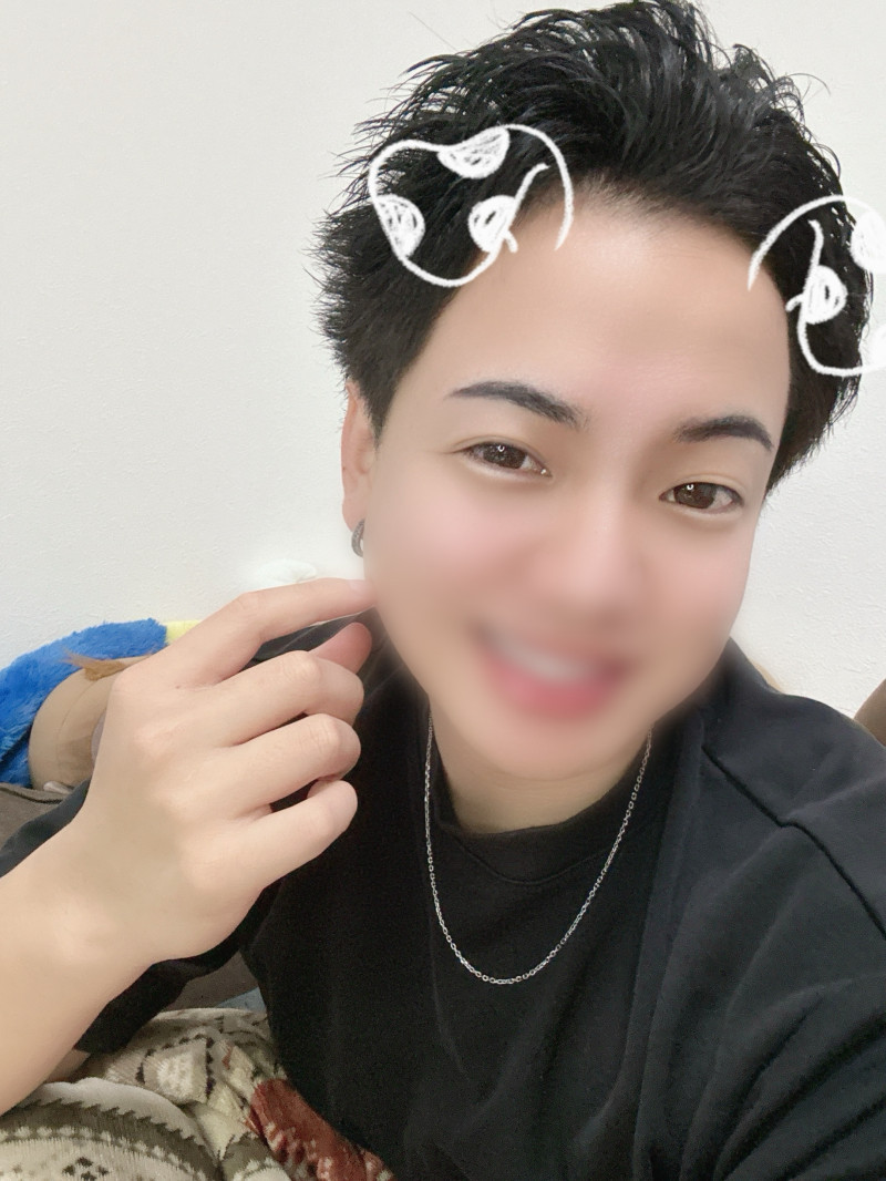 今日撮った自撮りを連投します