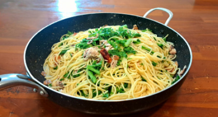 わさび菜とサバ缶のパスタ