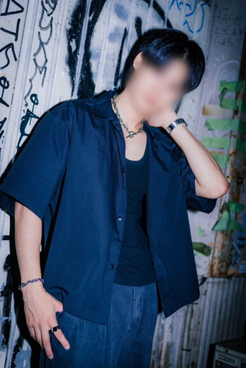 髪切ってストレートに戻しました