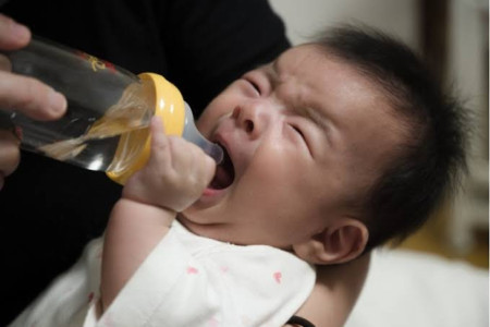 そんな哺乳瓶は嫌