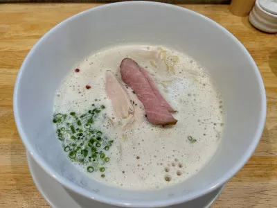 上品な鶏白湯ラーメン……