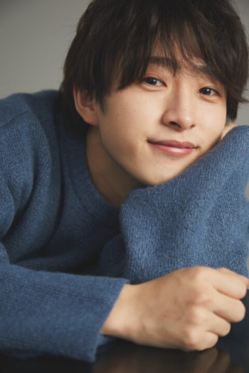 顔面力だけでバズるセラピスト、水瀬旬(26)さんの紹介です