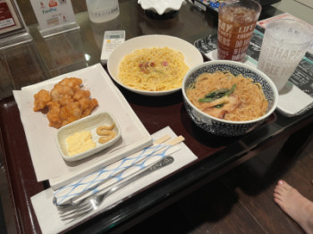 ホテルでご飯??