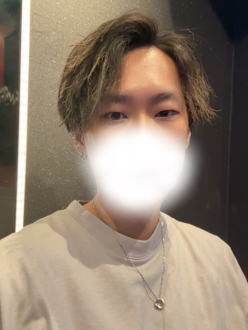 最近前髪上げてます