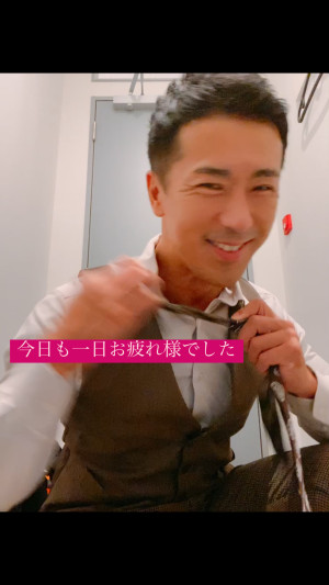 脱衣動画