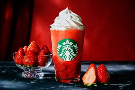 待望の苺フラペチーノ！！