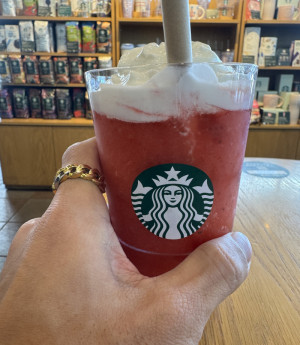 THE 苺フラペチーノ！！