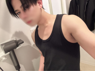 人と一緒にいながらご飯を食べると仲良くなれるらしい
