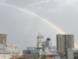 《 雨上がりの空に 》