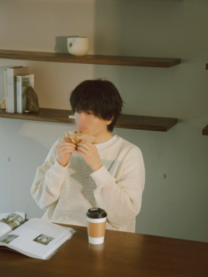 見えそうで見えない、その瞬間に…