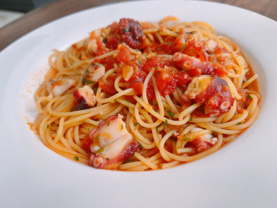 『タコのトマトソースパスタ』