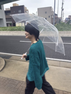 雨だとまだ長袖が着れる、にんまり