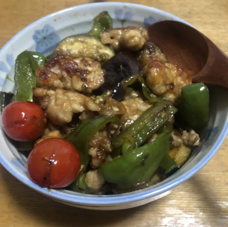 夏野菜スタミナ丼