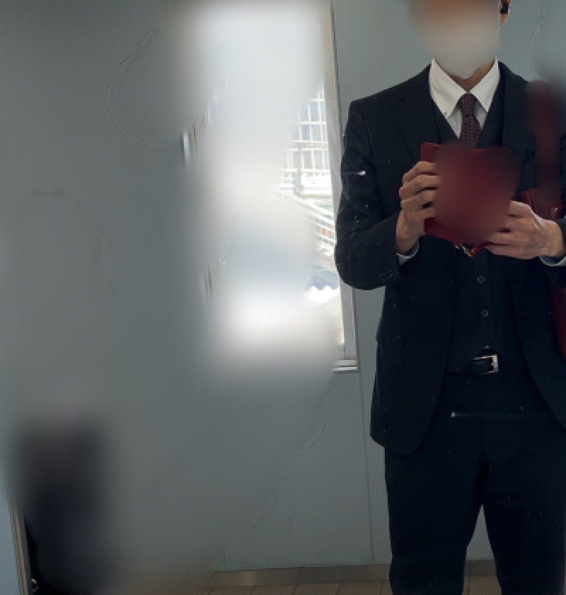そんなに見つめないで