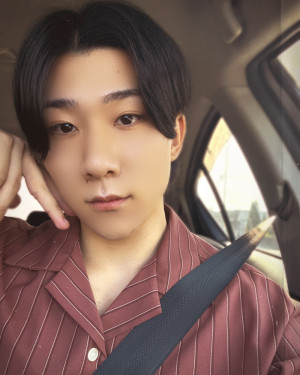 今日はいつもと違う色の服
