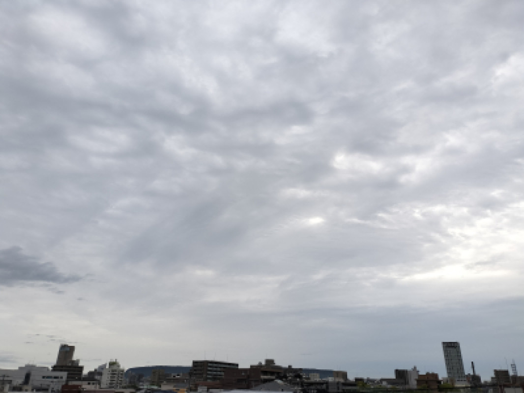 曇り空の高松?