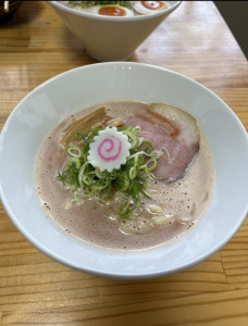 先輩と京都に行って有名なラーメン食べてきました