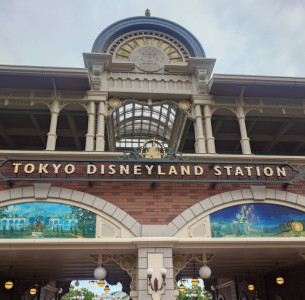 1人ﾃﾞｨｽﾞﾆｰ1
