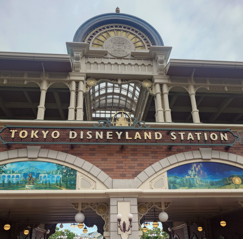 1人ﾃﾞｨｽﾞﾆｰ1