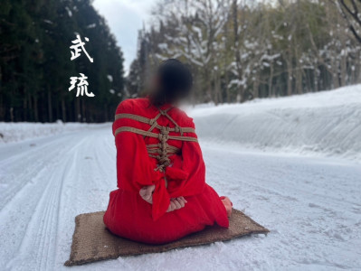 緊縛撮影