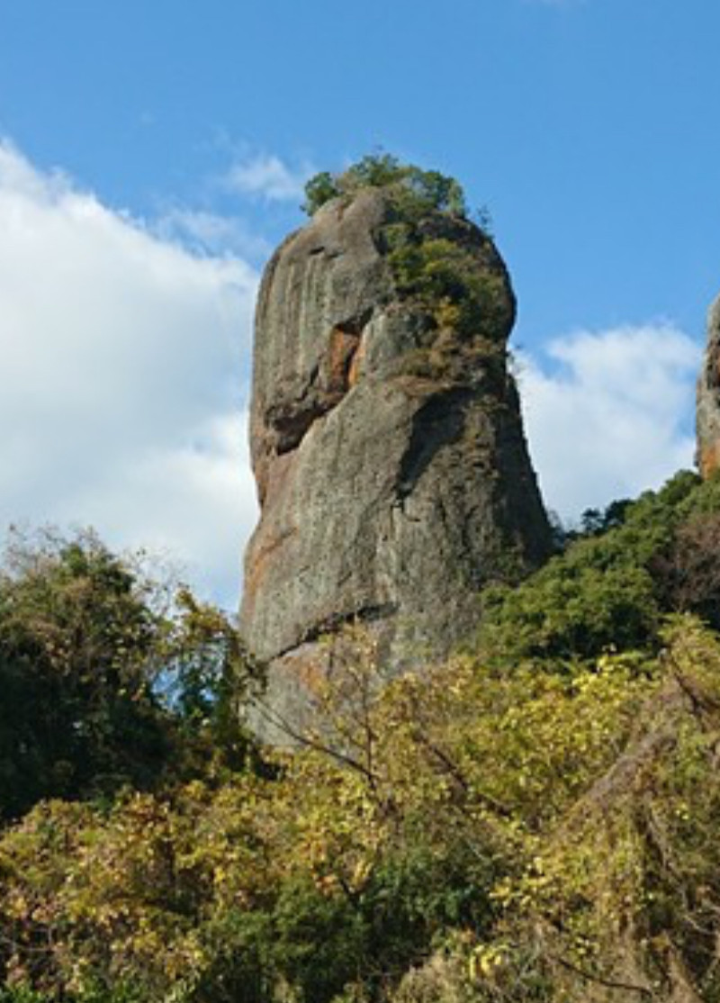 そそり立つ