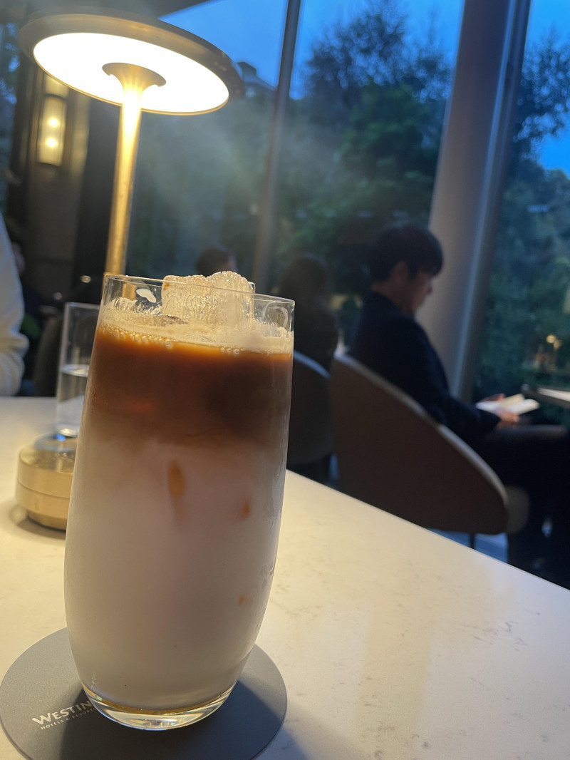 どこで飲むか。