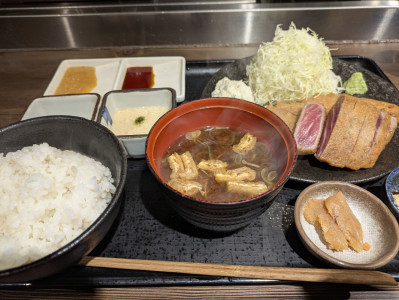 初・牛カツ。美味しいものって、身体が喜ぶ