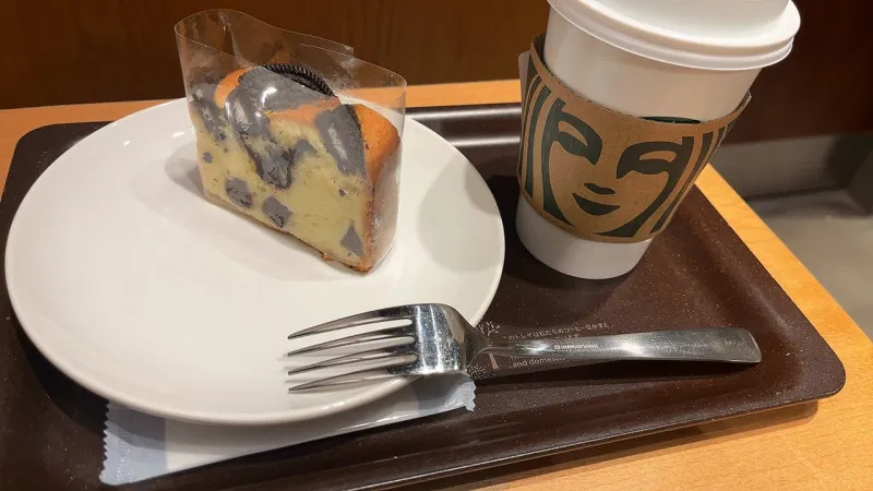 #抹茶ティーラテとパウンドケーキ