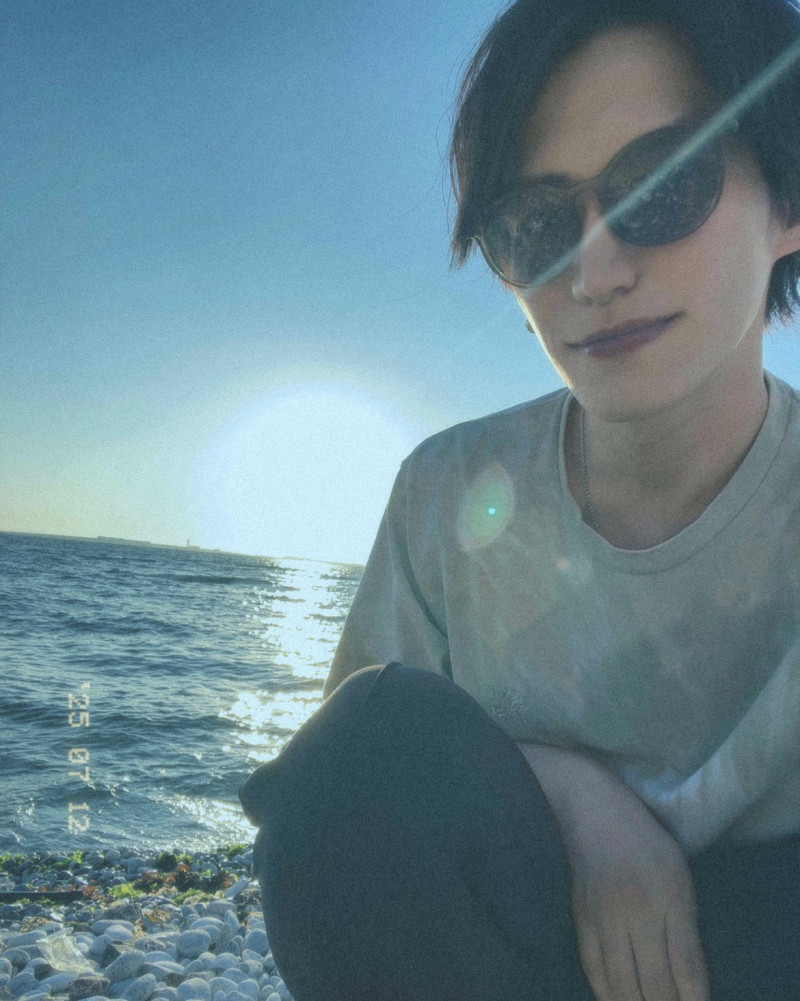 海と高校生