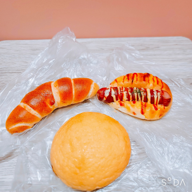 今日のお昼はパン屋さんから