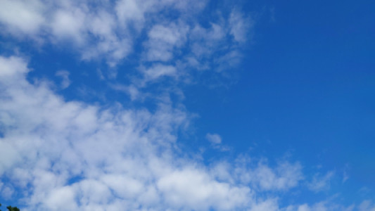 青空と、また来る嵐と