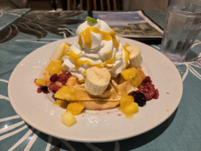 ハワイアントロピカルフルーツ＆ホイップクリーム ワッフル ???