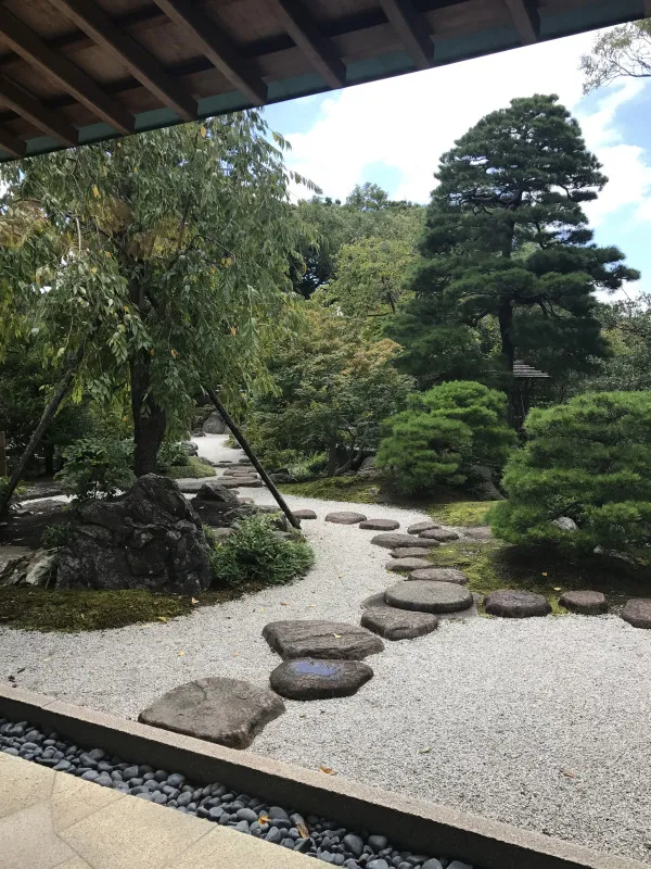 今の時代もまだまだ女性は・・・