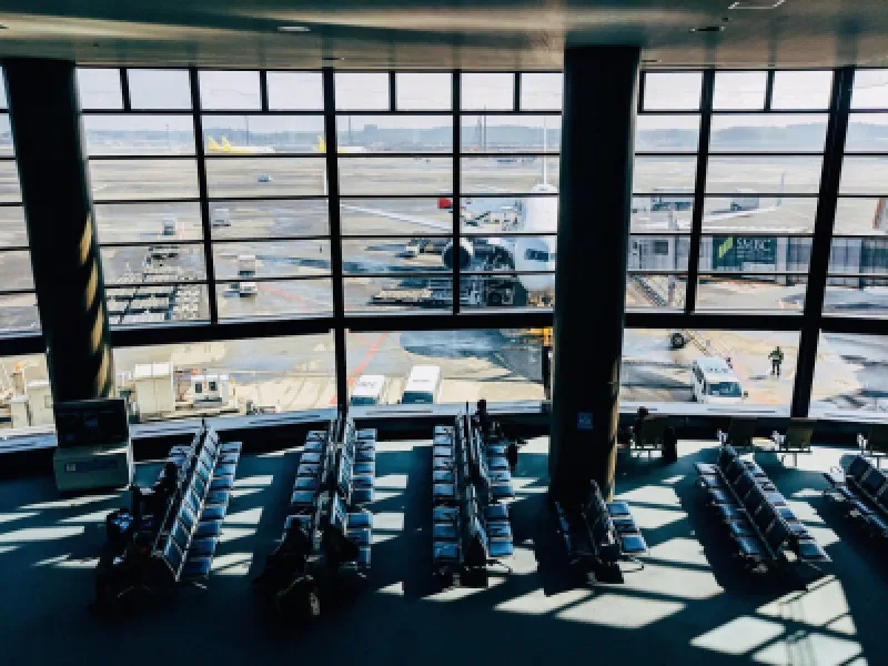 羽田空港に着陸のみなさまへ